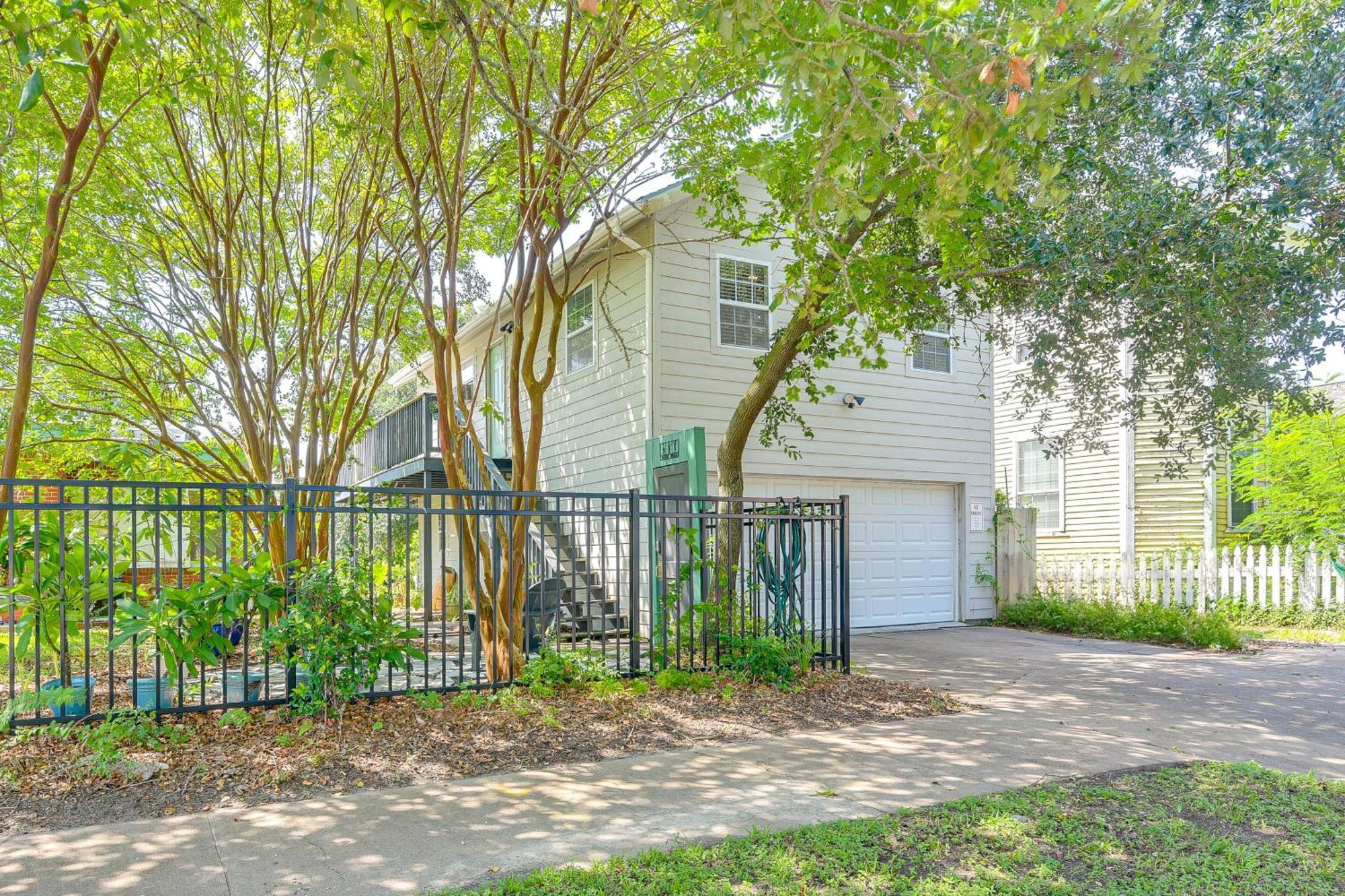 Cozy Galveston Apartment With Private Beach Pass! Εξωτερικό φωτογραφία