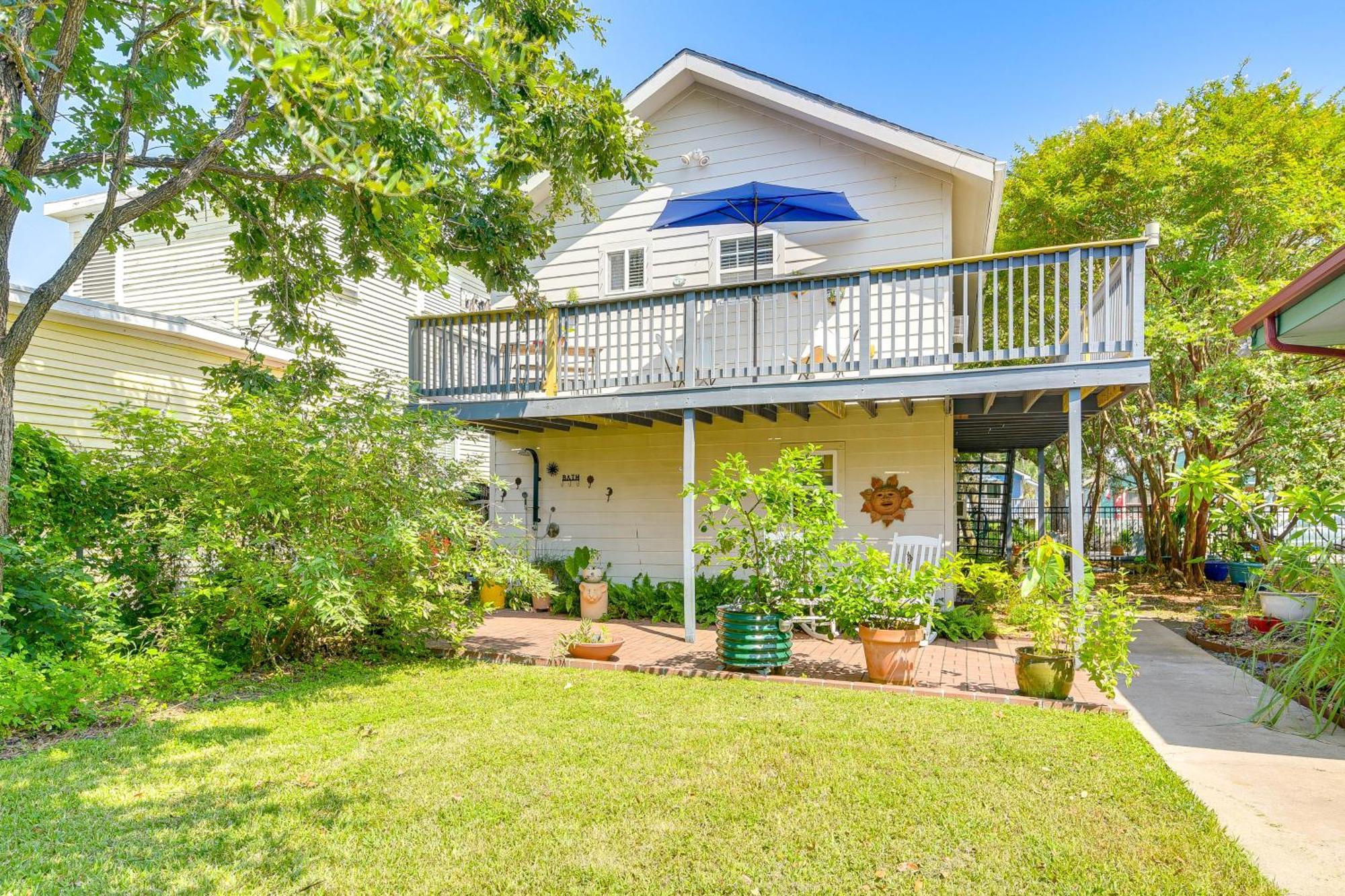 Cozy Galveston Apartment With Private Beach Pass! Εξωτερικό φωτογραφία